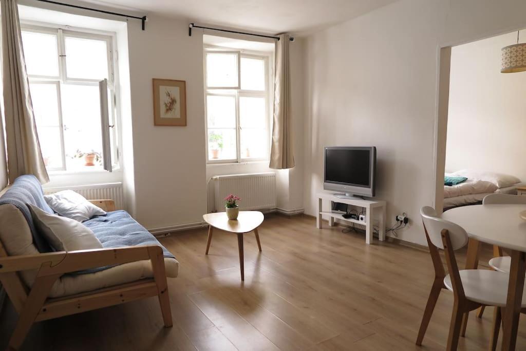 Hradcany Apartment With Green Energy Praga Zewnętrze zdjęcie